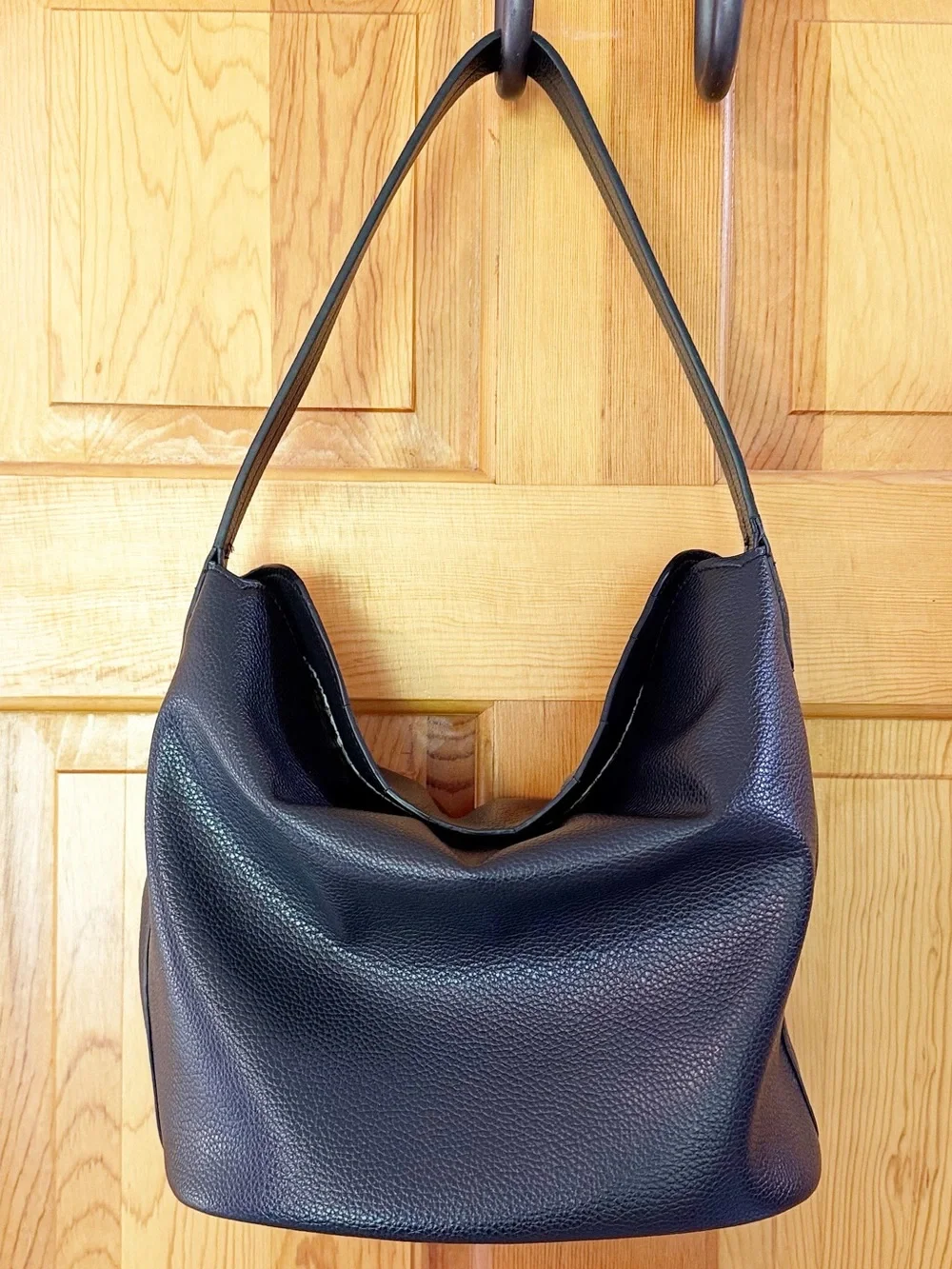 Vera Bradley Black Pebbled Shoulder Bag - Picture 1 of 7